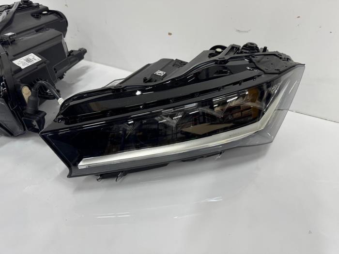 Koplamp links Skoda Superb