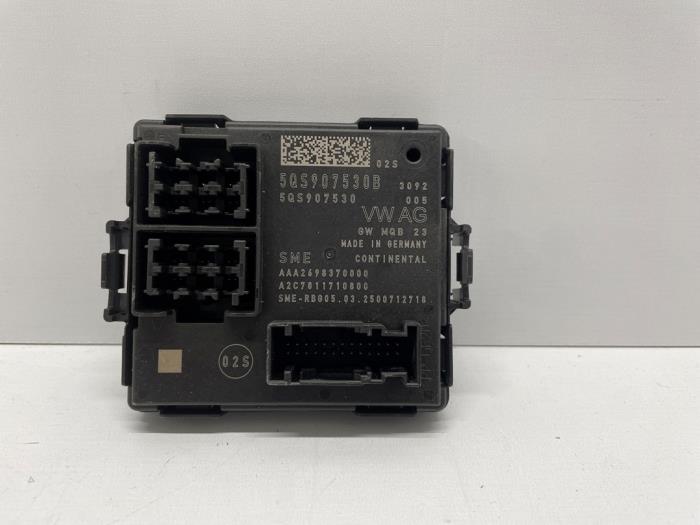 Gateway module Volkswagen Passat