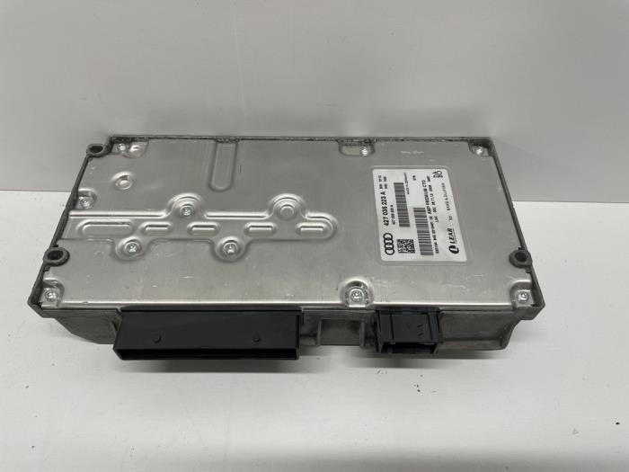 Radio versterker Audi R8