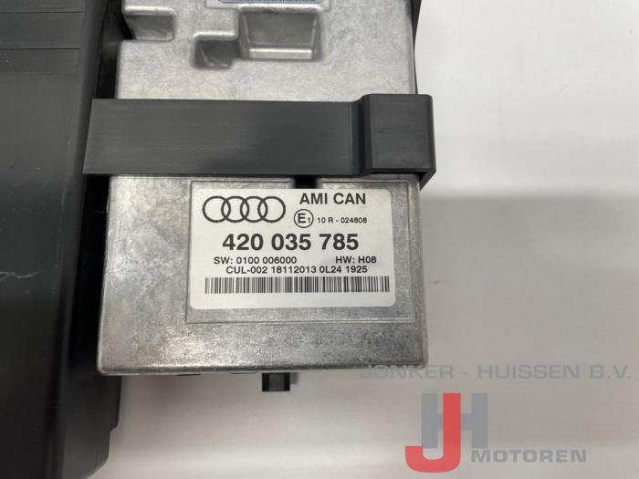 Multimedia aansluiting Audi R8 - صورة 3