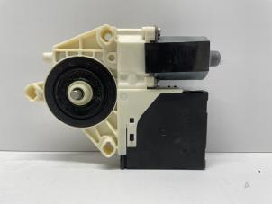 Gebruikte Motor electrisch raam Audi R8 (422/423) Prijs op aanvraag aangeboden door Jonker - Huissen B.V.