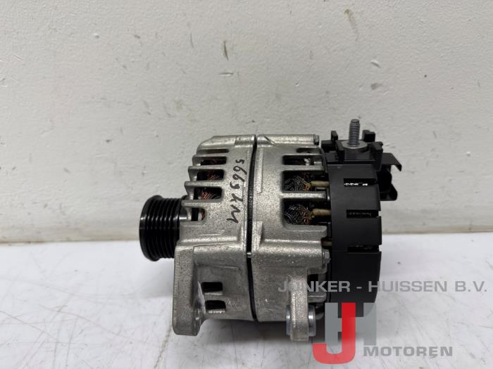 Gebruikte Dynamo Mercedes E (W213) E-200 2.0 Turbo 16V Prijs € 272,25 Inclusief btw aangeboden door Jonker - Huissen B.V.