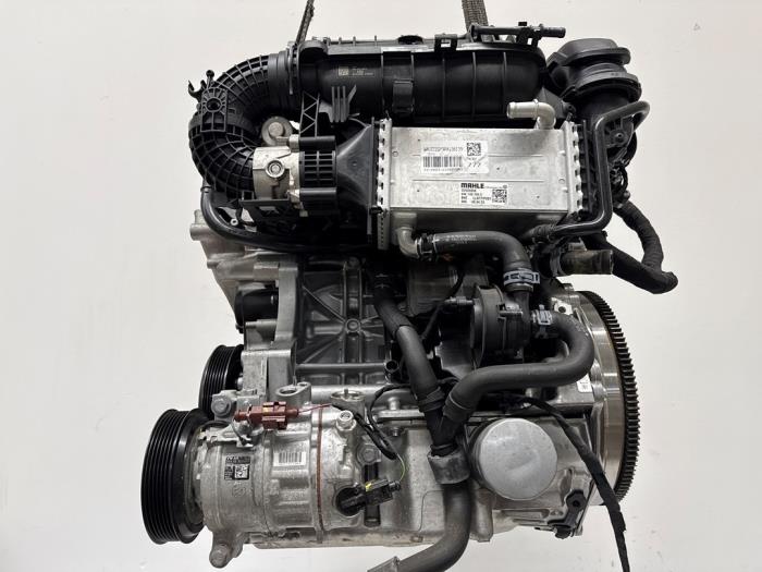 Motor Volkswagen Golf