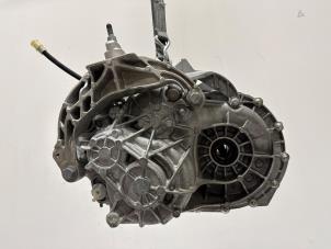 Gebruikte Versnellingsbak Nissan Interstar 2.0 DCI 170 Prijs op aanvraag aangeboden door Jonker - Huissen B.V.