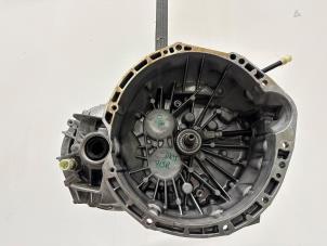 Gebruikte Versnellingsbak Nissan Interstar 2.0 DCI 170 Prijs op aanvraag aangeboden door Jonker - Huissen B.V.