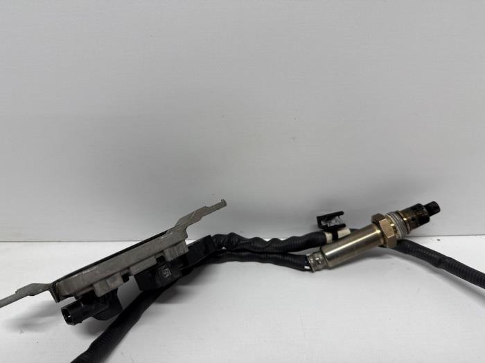 Nox sensor van een Audi A6 Avant (C8) 3.0 V6 24V 50 TDI Mild Hybrid Quattro 2018