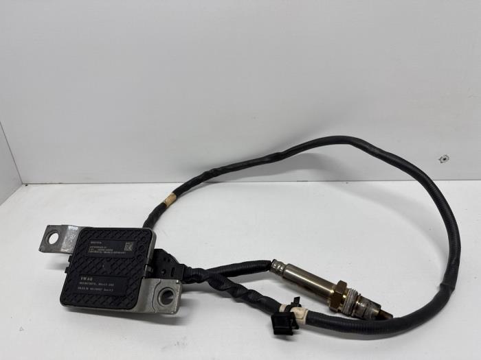 Nox sensor van een Audi A6 Avant (C8) 3.0 V6 24V 50 TDI Mild Hybrid Quattro 2018