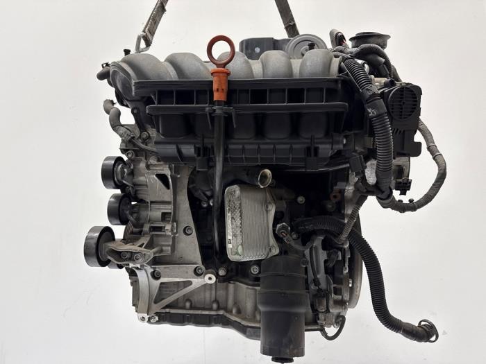 Motor Volkswagen Golf