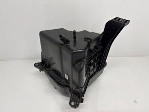 Nieuwe Adblue tank Mercedes Sprinter 5t (907.6) 316 CDI 2.1 D RWD Prijs op aanvraag aangeboden door Jonker - Huissen B.V.