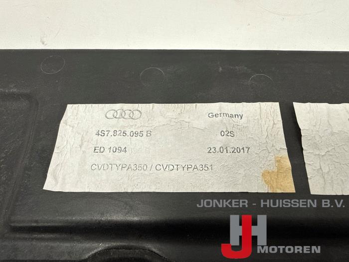 Afdekplaat motor Audi R8 - Fotoğraf 4