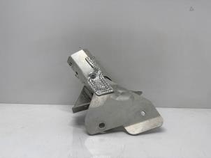 Gebruikte Bumpersteun links-voor Audi R8 (422/423) Prijs op aanvraag aangeboden door Jonker - Huissen B.V.