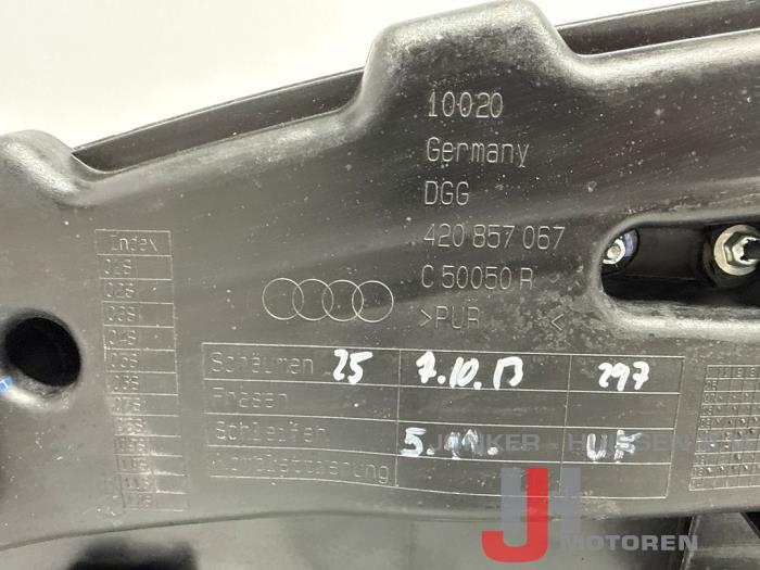 Dashboard Audi R8 - 照片 12