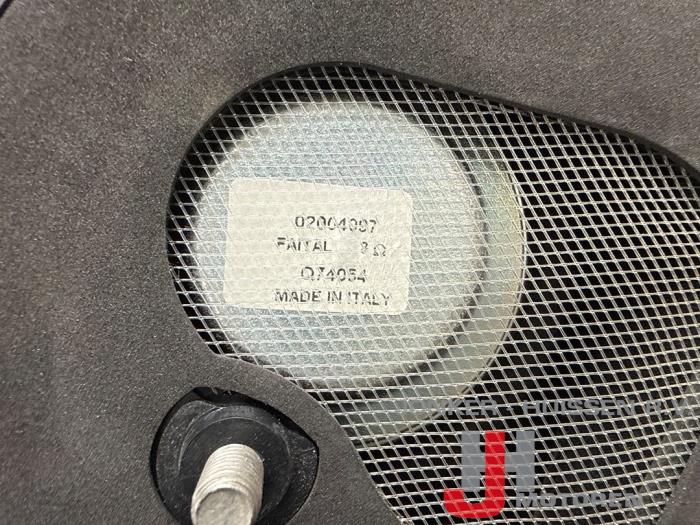 Subwoofer Audi R8 - Photo 2