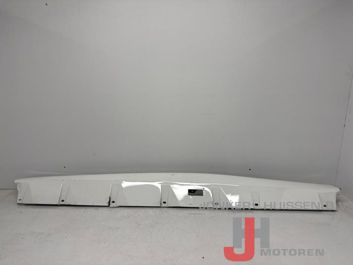 Zijskirt links Audi R8 - صورة 2