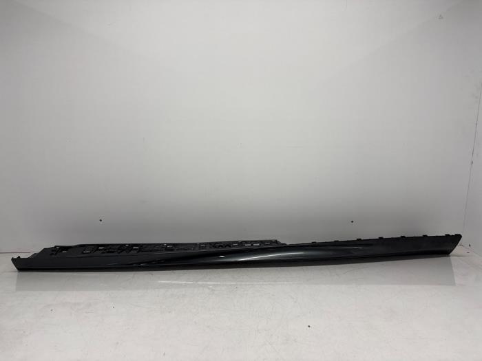 Zijskirt links Audi R8