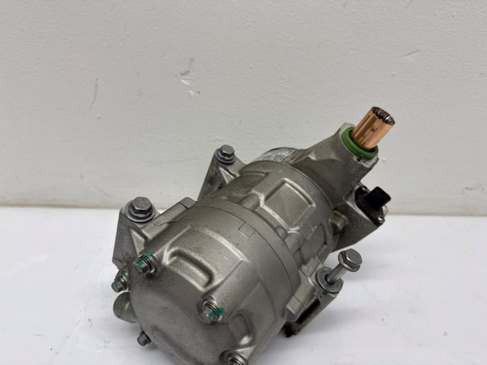 Aircopomp van een Opel Astra L (F3/FB/FM/FP) 1.6 GSe Plug-in Hybrid Turbo 16V 2022