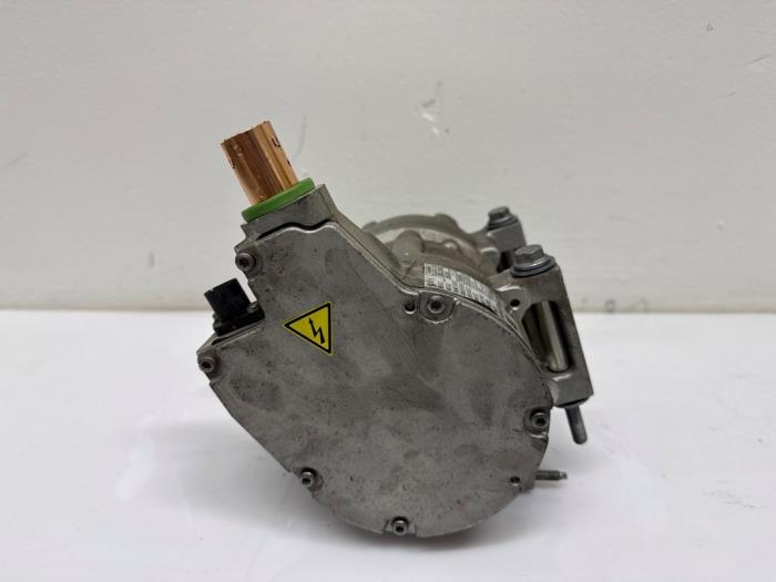 Aircopomp van een Opel Astra L (F3/FB/FM/FP) 1.6 GSe Plug-in Hybrid Turbo 16V 2022