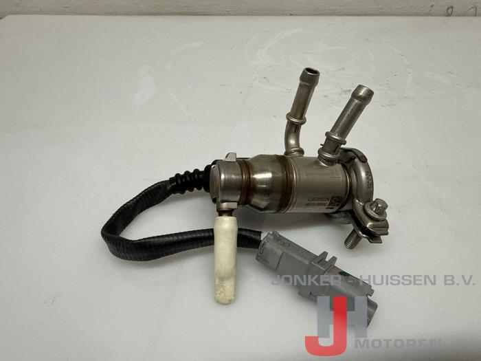 Adblue injector Renault Trafic M9R710 - 照片 2
