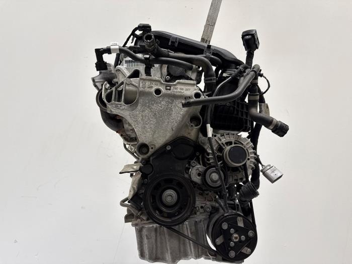 Motor Volkswagen Golf