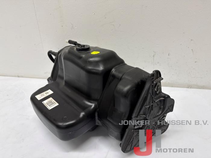 Adblue tank Iveco New Daily F1CFL411B - Fotoğraf 3