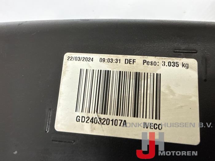 Adblue tank Iveco New Daily F1CFL411B - Fotoğraf 6