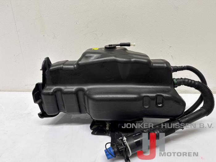 Adblue tank Iveco New Daily F1CFL411B - Foto 2