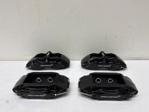 Nieuwe Remmenset compleet voor + achter McLaren 650S Prijs op aanvraag aangeboden door Jonker - Huissen B.V.