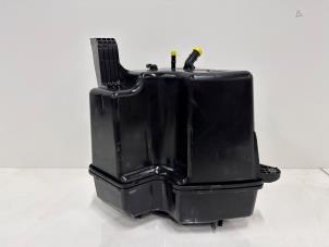 Nieuwe Adblue tank Mercedes Sprinter 3,5t (907.6/910.6) 315 CDI 2.0 D FWD Prijs € 1.028,50 Inclusief btw aangeboden door Jonker - Huissen B.V.