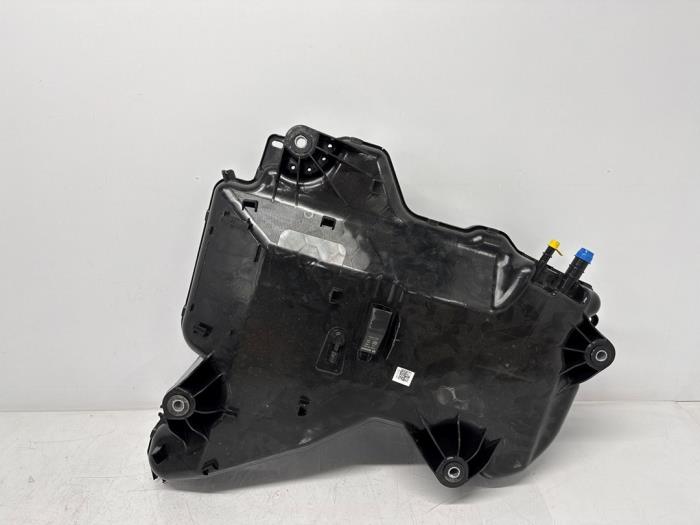 Adblue tank Volkswagen Multivan T7