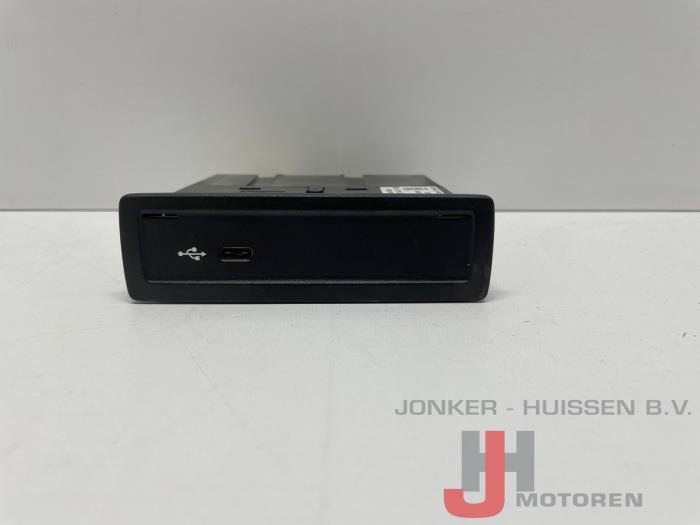 AUX/USB aansluiting Mercedes GLE - Foto 2