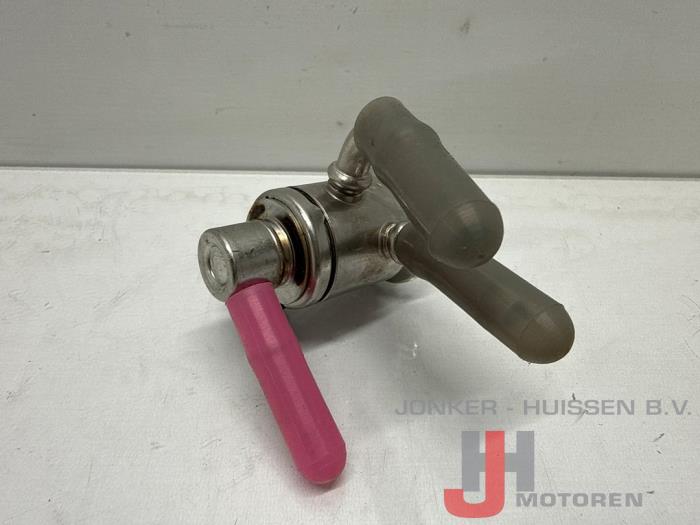 Adblue injector Renault Kangoo K9K876 - Photo 3