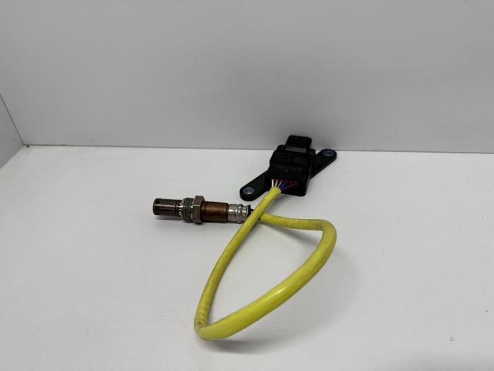 Nox sensor van een Mercedes-Benz Sprinter 3,5t (907.6/910.6) 315 CDI 2.0 D RWD 2023