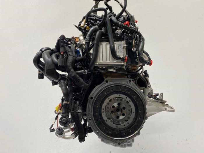Motor van een Volkswagen Transporter T6 2.0 TDI 150 2020