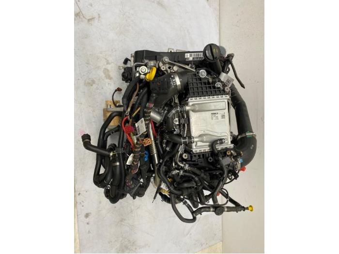 Motor van een Volkswagen Transporter T6 2.0 TDI 150 2020