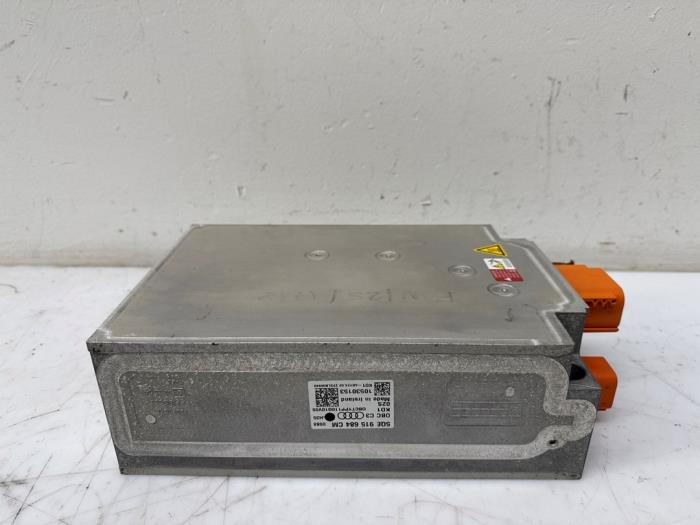 Acculader Audi Q8