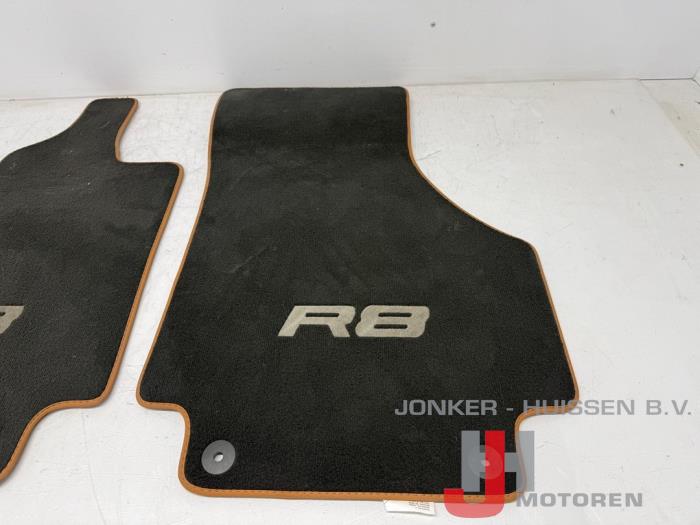 Matten Set Audi R8 - Fotoğraf 2