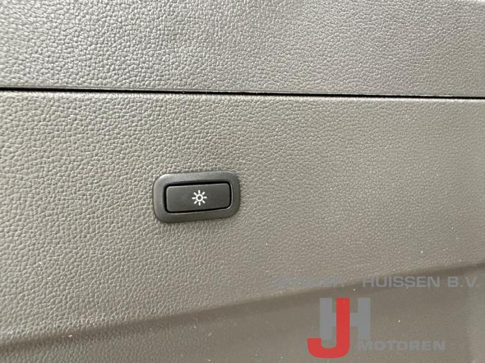 Achterklep Volkswagen Multivan T7 - صورة 8