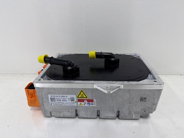 Acculader Volkswagen Passat