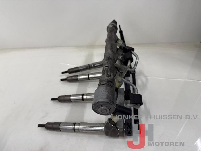 Galerij (Injectie) Volkswagen Passat CRLB - صورة 3