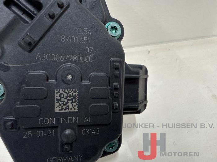 Gasklephuis BMW 5-Serie B46B20B - Photo 3