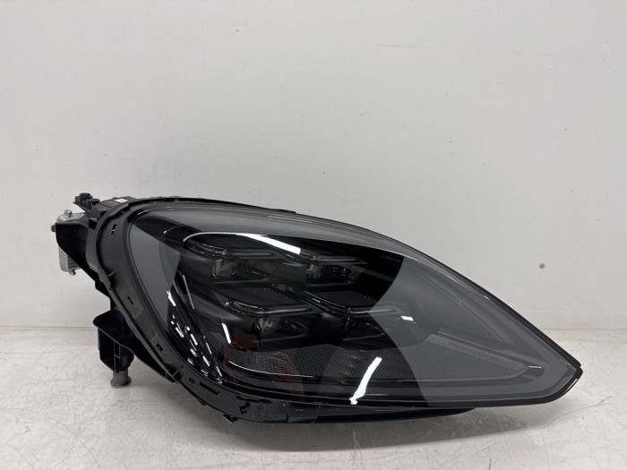 Koplamp rechts Porsche Cayenne