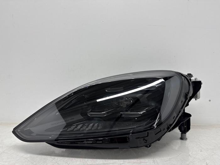 Koplamp links Porsche Cayenne