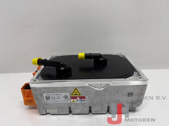 Acculader Volkswagen Passat