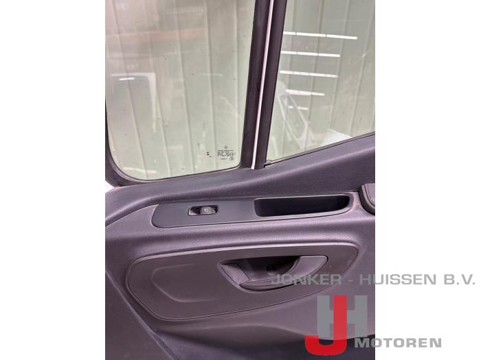 Portier 2Deurs rechts Mercedes Sprinter - Photo 4
