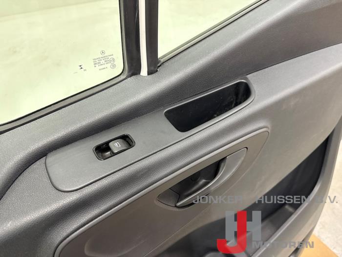 Portier 2Deurs rechts Mercedes Sprinter - Photo 5
