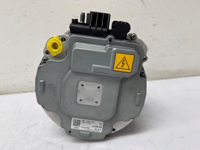 Dynamo Audi A6