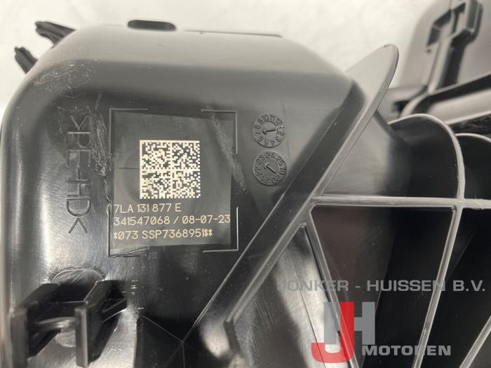 Adblue tank Volkswagen Transporter DNAA - صورة 4