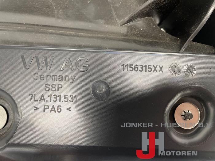 Adblue tank Volkswagen Transporter DNAA - صورة 7