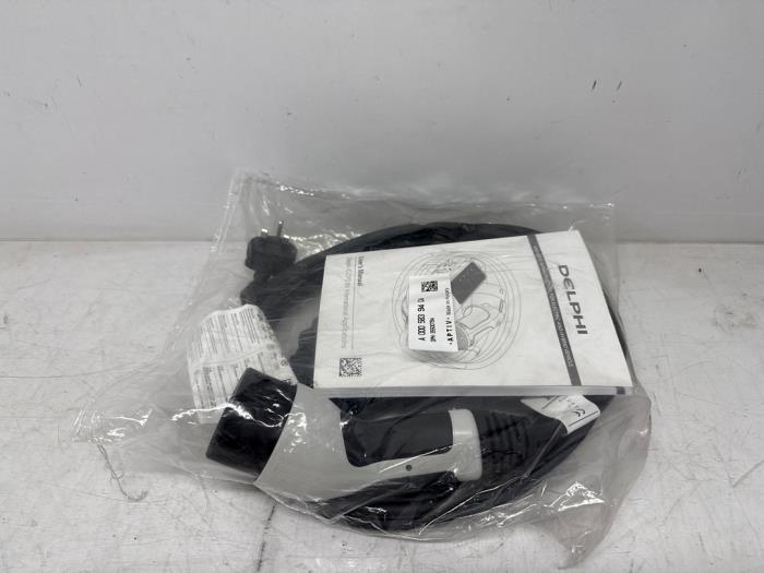Oplaadkabel elektrische auto Mercedes EQS