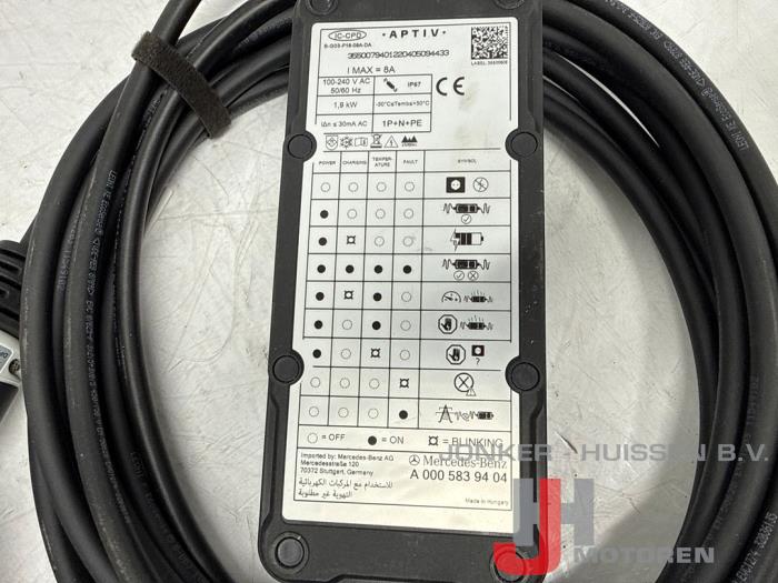 Oplaadkabel elektrische auto Mercedes EQS - Fotoğraf 5